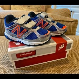 Size 6 New Balance toddler sneakers. Never worn!